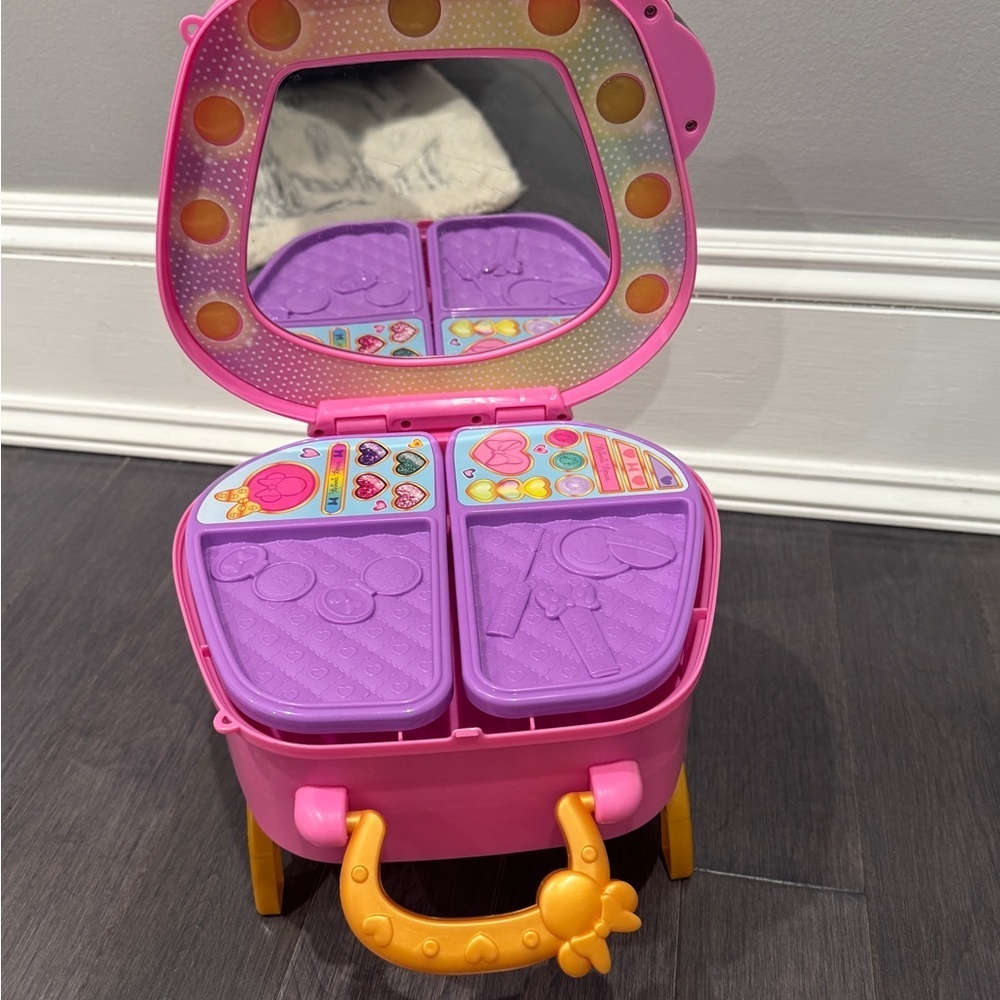 Disney Junior Minnie Mouse Get Glam Magic Makeup Table Pretend Play Vanity Girls - Picture 3 of 7
